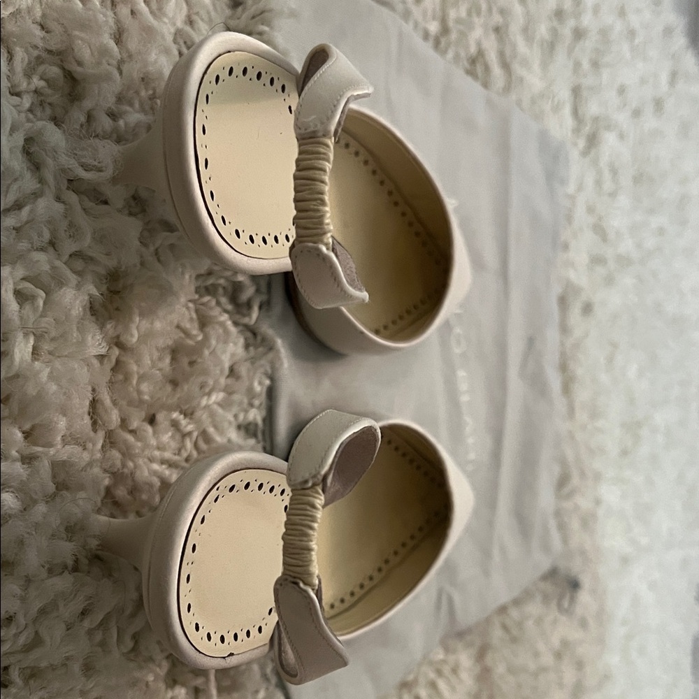 Manolo Blahnik White Slingback Kitten Heel - Picture 9 of 14